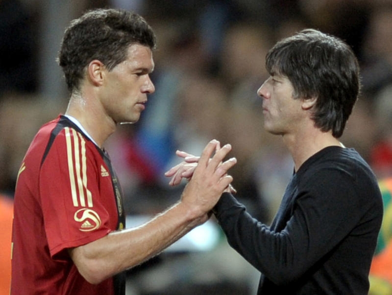 Löw wird noch viele deutsche Talente begleiten. (c) dpa