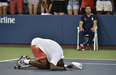 epa04915942 Donald Young of the US reacts after defeating Viktor Troicki of Serbia during their match on the sixth day of the 2015 US Open Tennis Championship at the USTA National Tennis Center in Flushing Meadows, New York, USA, 05 September 2015. The US Open runs through 13 September, which is a return to a 14-day schedule. EPA/DANIEL MURPHY +++(c) dpa - Bildfunk+++