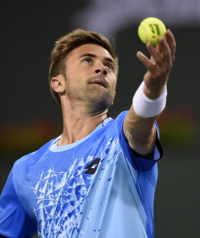 Qualifier Tim Smyczek of the USA serves against wild card Juan Martin del Potro of Argentina during their match at the BNP Paribas Open tennis tournament in Indian Wells, California, USA, 10 March 2016. EPA/JOHN G. MABANGLO +++(c) dpa - Bildfunk+++