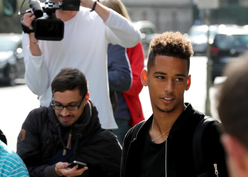 <p>Berlin: Fußball, Nationalmannschaft: Thilo Kehrer trifft am Mannschaftshotel ein. Die deutsche Nationalmannschaft bereitet sich auf die Nations-League-Spiele in den Niederlanden und Frankreich vor.</p>