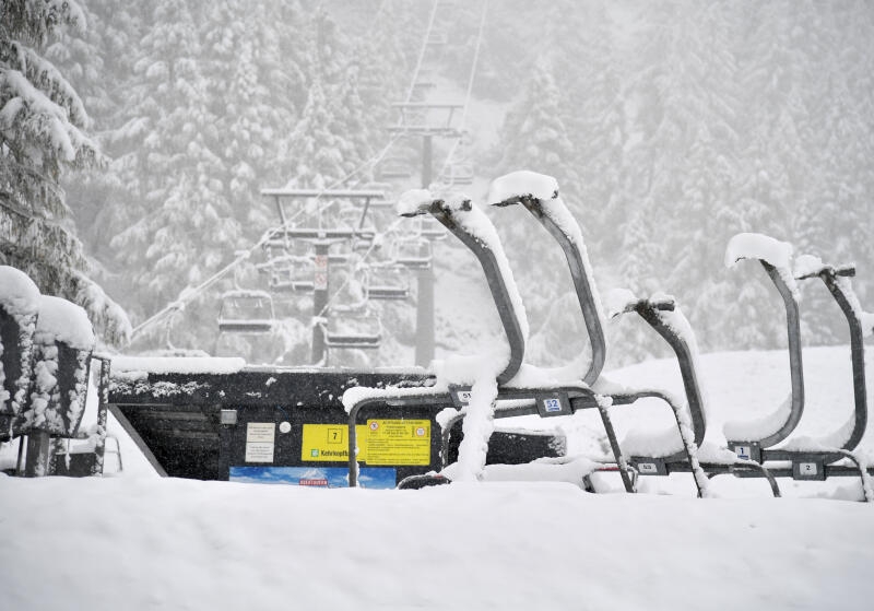 <p>First snow falls in Austria</p>
