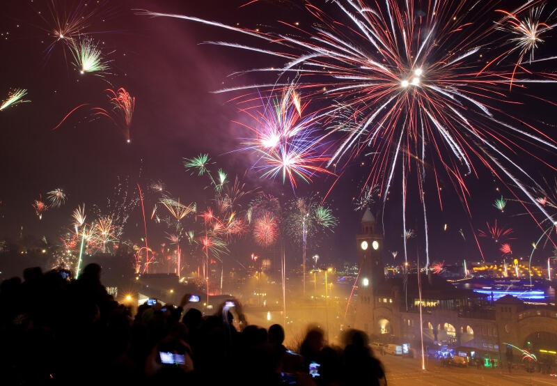 <p>Hamburg: New Year's Eve at the Harbour</p>